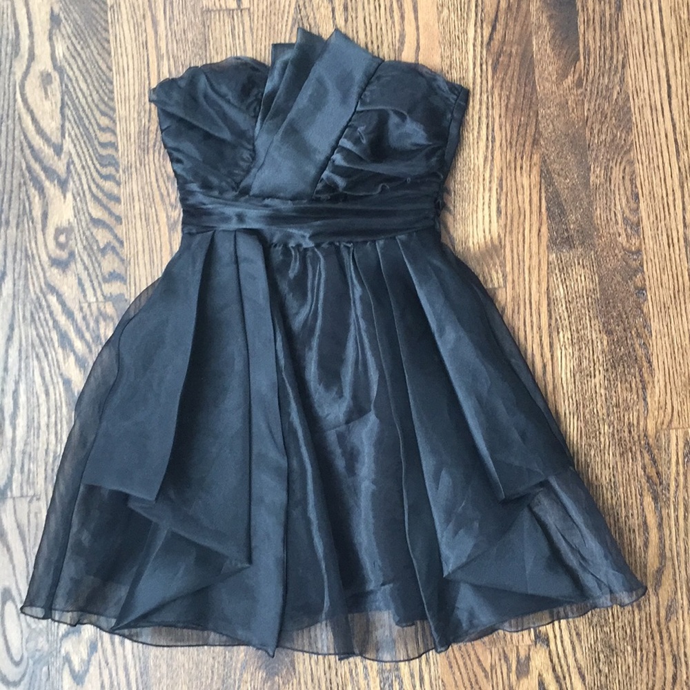 Black strapless formal homecoming/ prom dress